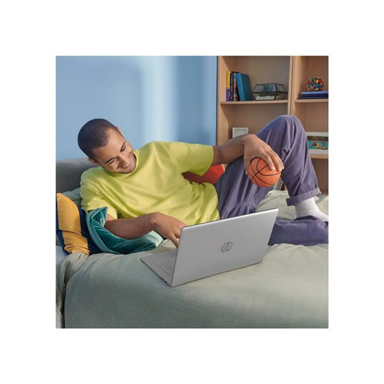 17.3 Inch i5 8GB RAM 512GB SSD Silver
