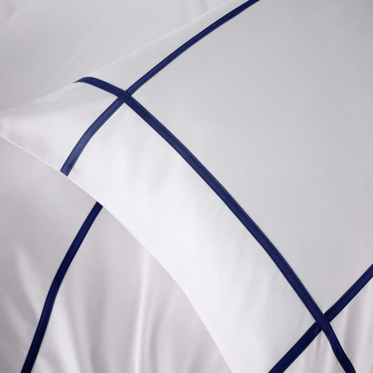 400 Thread Count Criss Cross Duvet Set Navy
