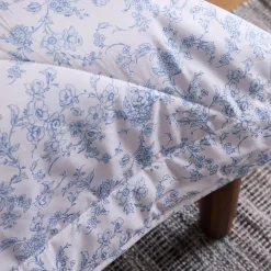 180 Thread Count Garden Bouquet Quilted Blanket