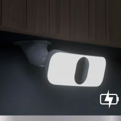 Arlo White 2K Wireless Cam With Floodlight 1 Pk