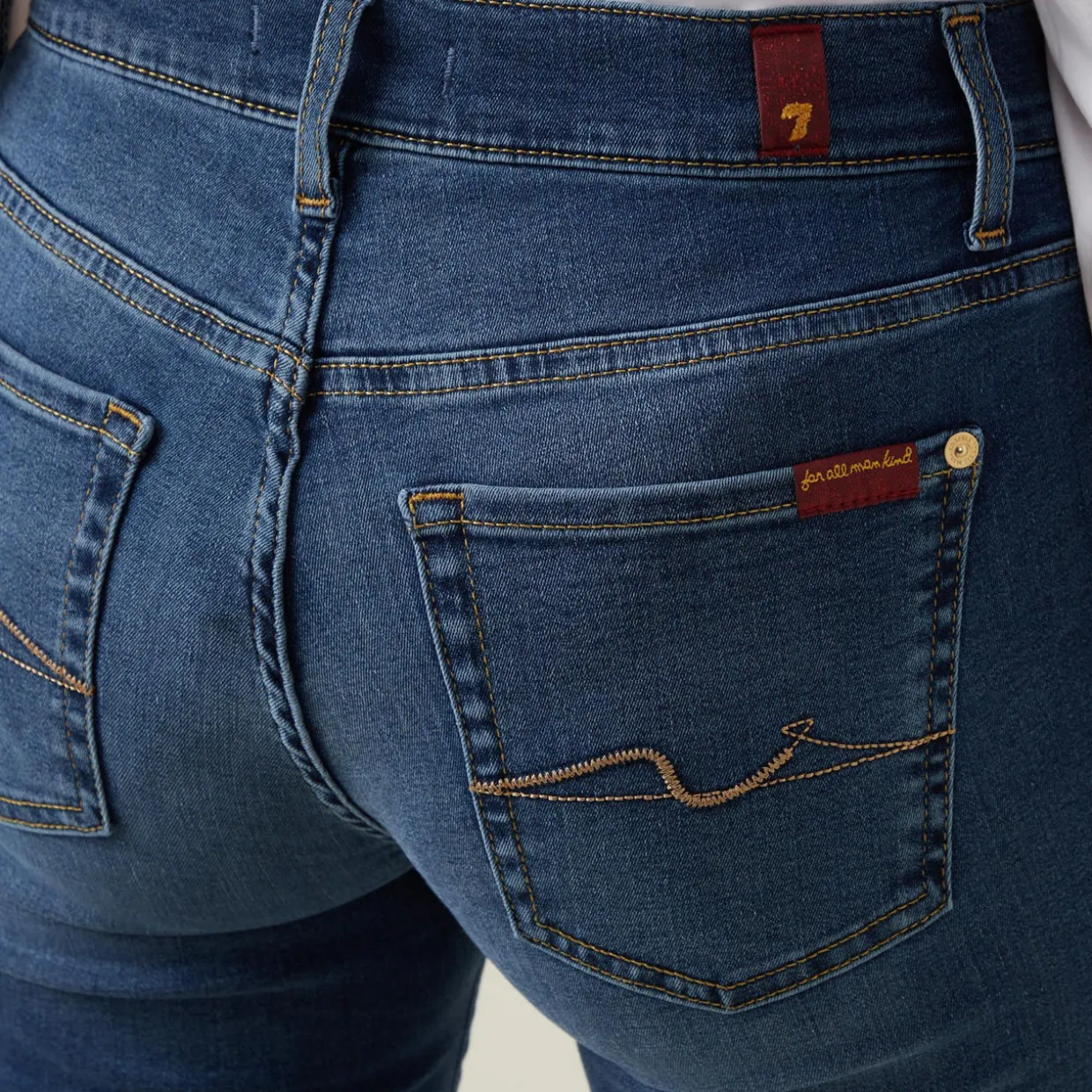 Bootcut Bair Mid-Rise Jeans