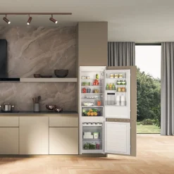 Built-In 55cm 273L 70-30 Fridge Freezer with Stop Front Technology