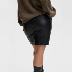 Char Mini Skirt
