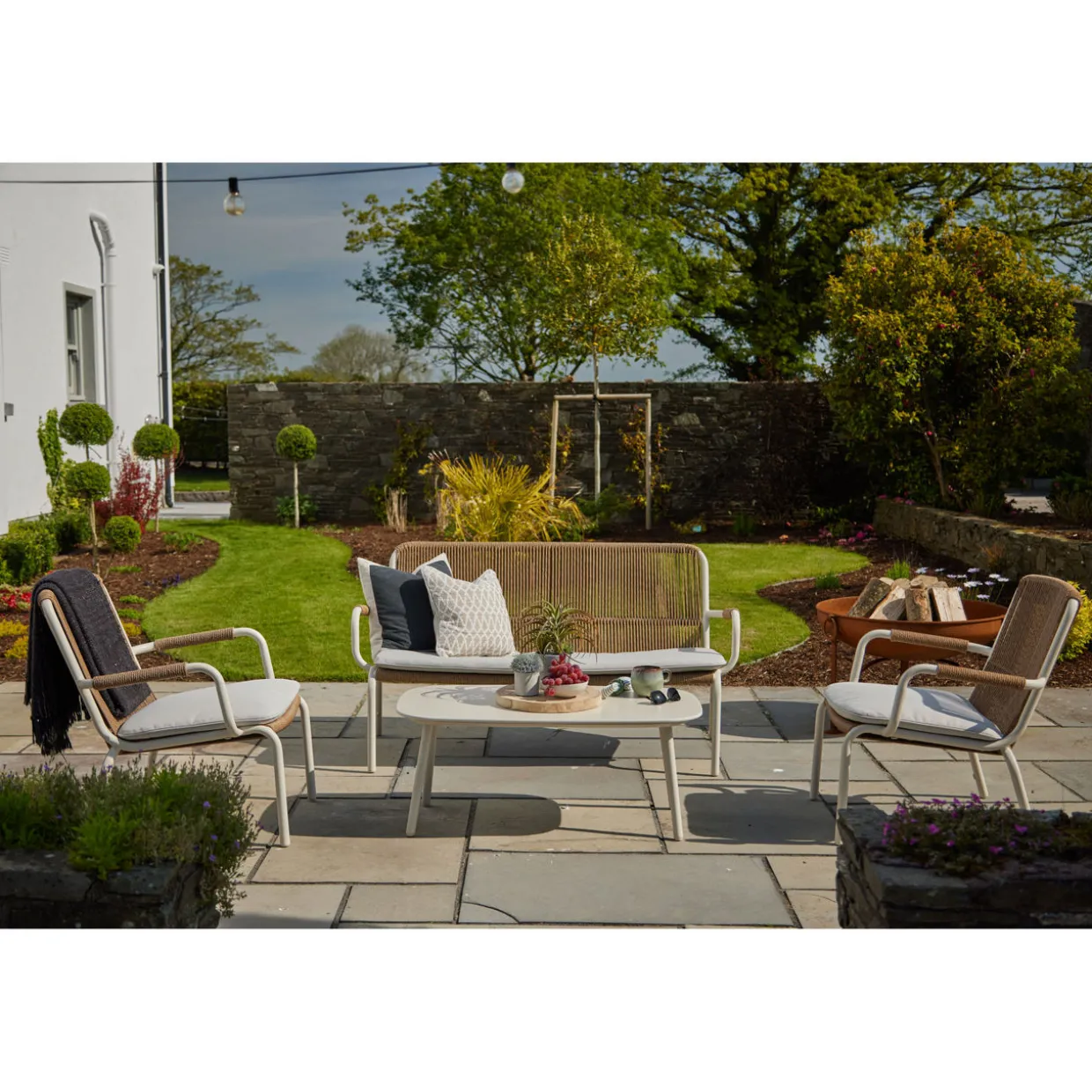 Dover Garden Lounge Set Ivory White Coconut