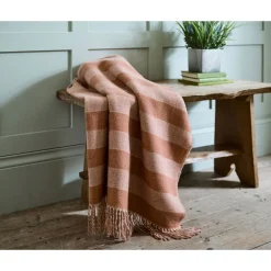 Elgin Throw White Rust