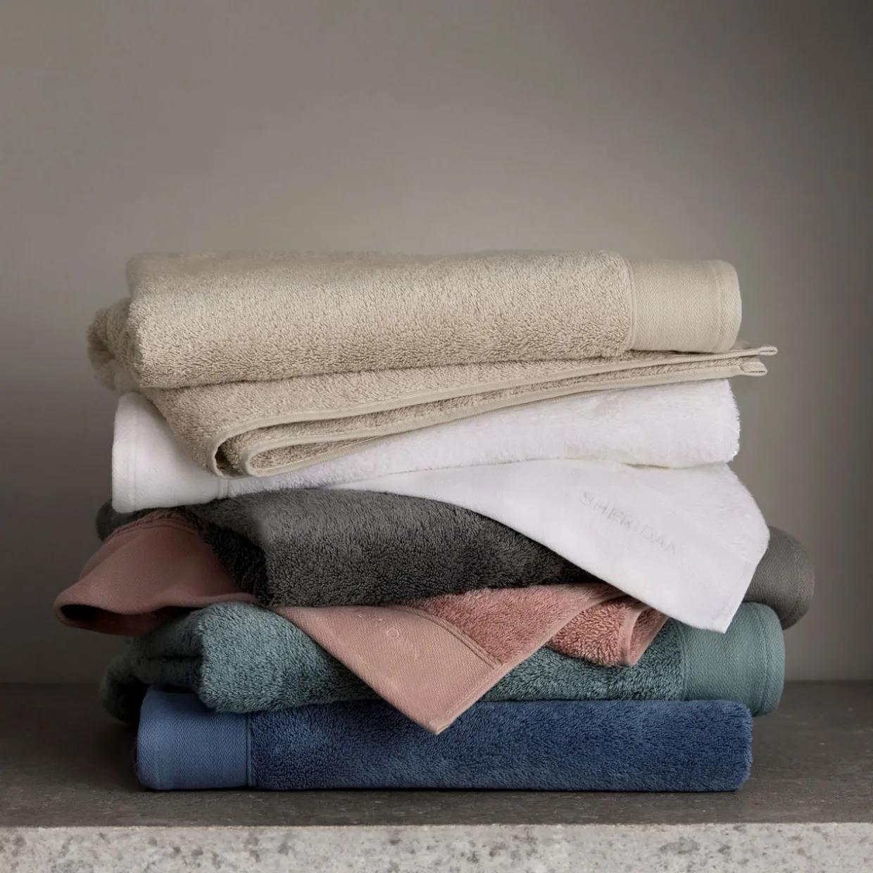 Eris Towel Smoke