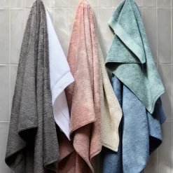 Eris Towel Smoke