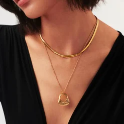 Hera Ridge Pendant Necklace