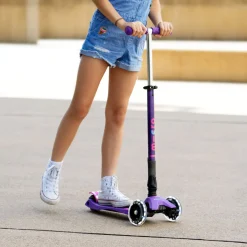 Kids Maxi Micro Deluxe Foldable LED Scooter