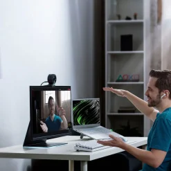 Kiyo Pro 1920 x 1080 Webcam With High-Performance Adaptive Light Sensor