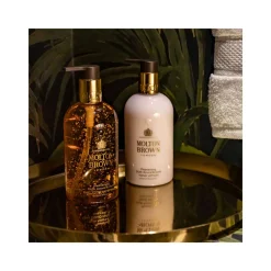 Mesmerising Oudh Accord & Gold Fine Liquid Hand Wash