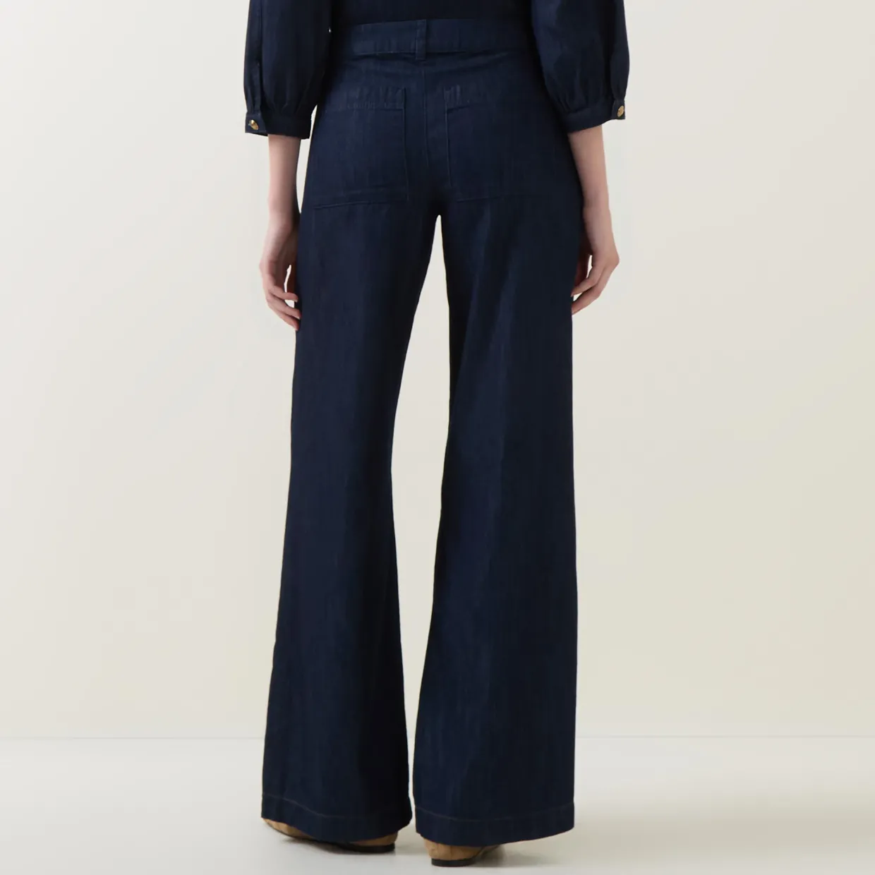 Mid-Rise Wide Leg Jeans