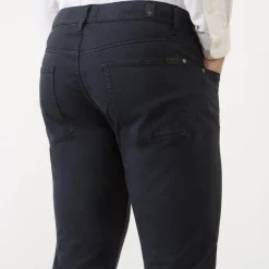 Modern Straight Leg Jeans