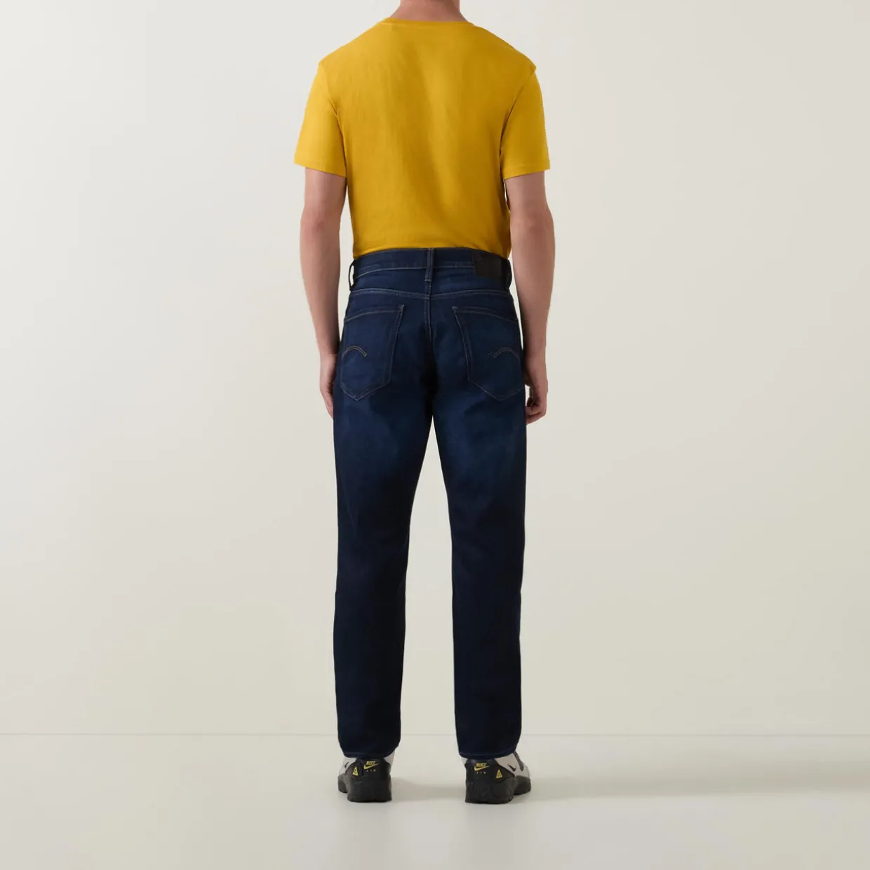 Mosa Mid-Rise Straight-Leg Jeans