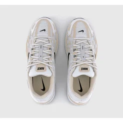 P-600 Trainers