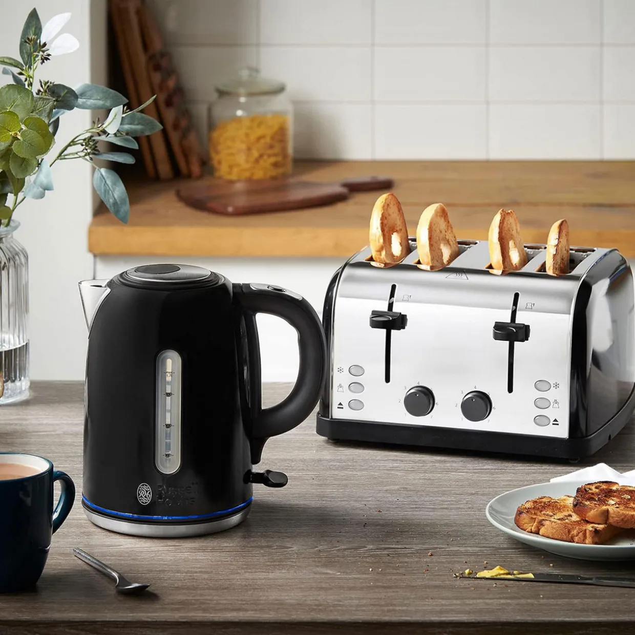 Russell Hobbs Black Quiet Boil 1.7L