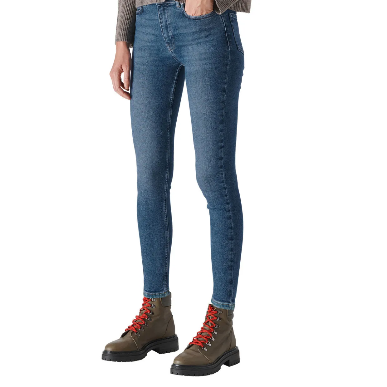Sculpted Skinny Jeans