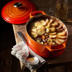 Signature Cast Iron Oval Casserole 23cm