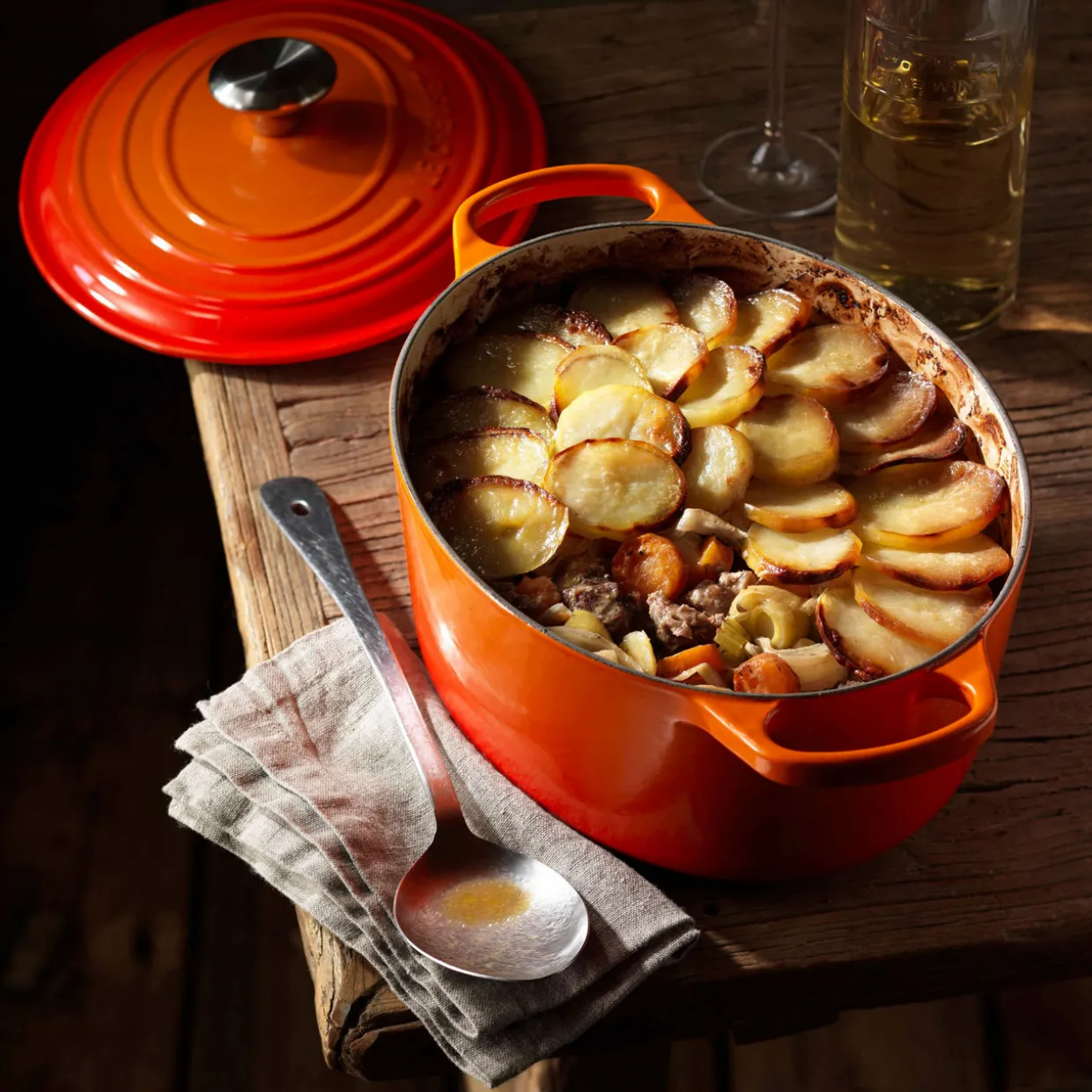 Signature Cast Iron Oval Casserole 23cm