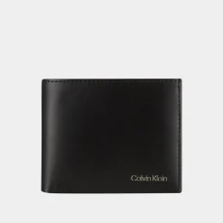 Smooth Trifold Leather Wallet