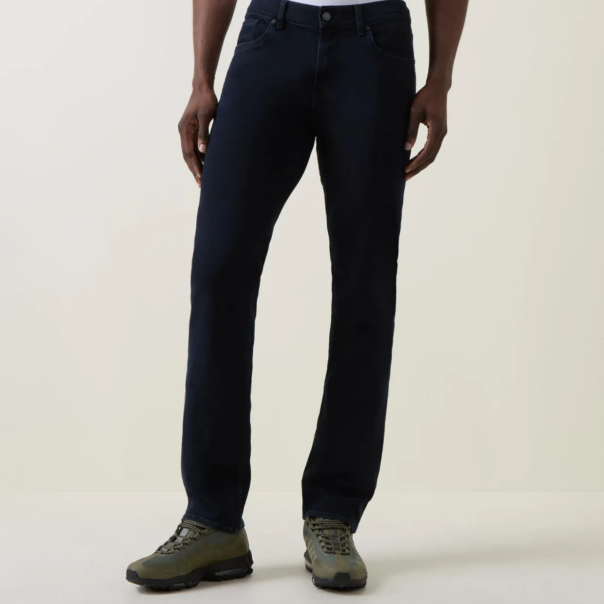 Standard Mid-Rise Straight Leg Jeans