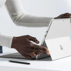 Surface Pro Typecover & Surface Slim Pen 2 Black