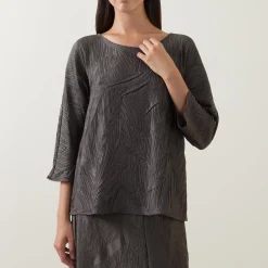 Textured Pattern Blouse