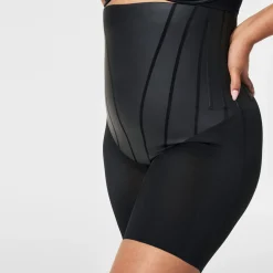 TotalContour High-Waisted Mid-Thigh Short