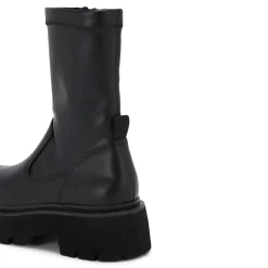 Trick Flat Boots