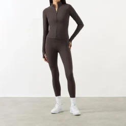 Ultimate Long-Sleeved Zipped Top