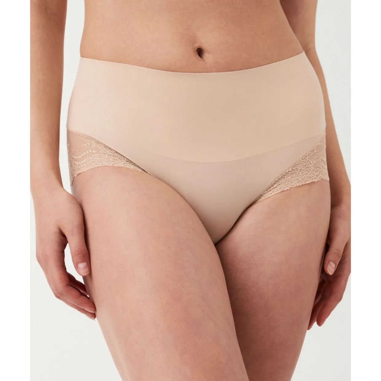 Undie-tectable® Light Control Lace Hi-Hipster Briefs