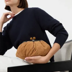 Valois Kisslock Clutch