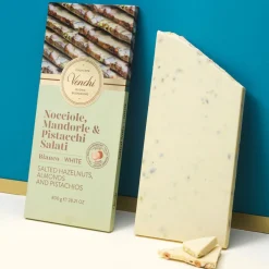 White Chocolate With Salted Nuts Maxi Bar 800g