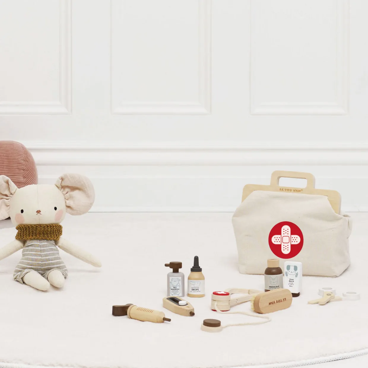 Wooden Animal Vet Set